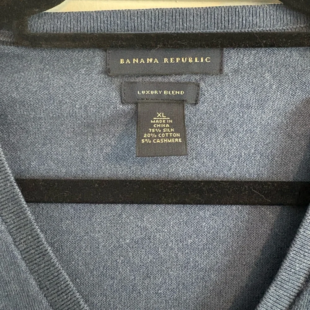 Men's Banana Republic Blue Luxury Blend V-Neck Sweater Size XL